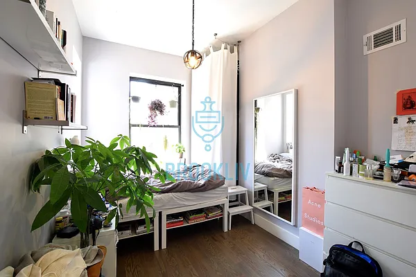 Rented by null | media 7