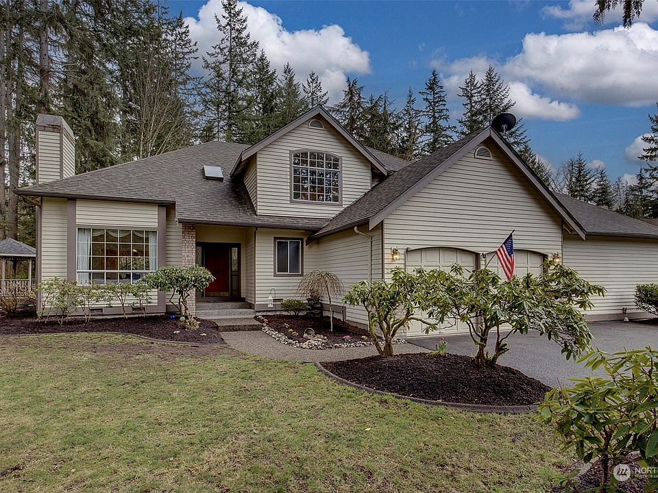 Located is a great pocket neighborhood where quality of life and pride of ownership are paramount.>