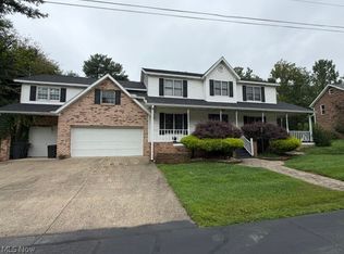 1621 Lakewood Cir, Washington, WV 26181