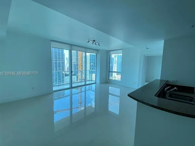 300 S Biscayne Blvd #T-2302 — Photo 3