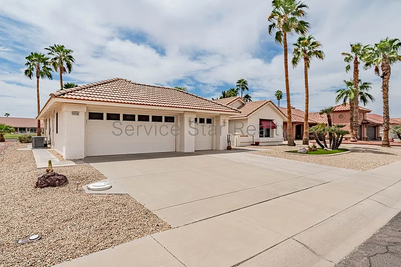 2 bed, 2.0 bath, 1722 sqft, $1,749 — Photo 2