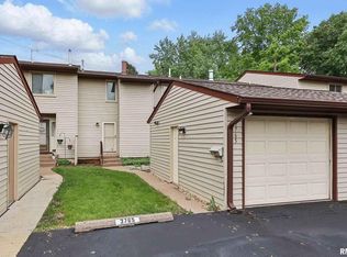 3765 Cedarwood Ct, Bettendorf, IA 52722