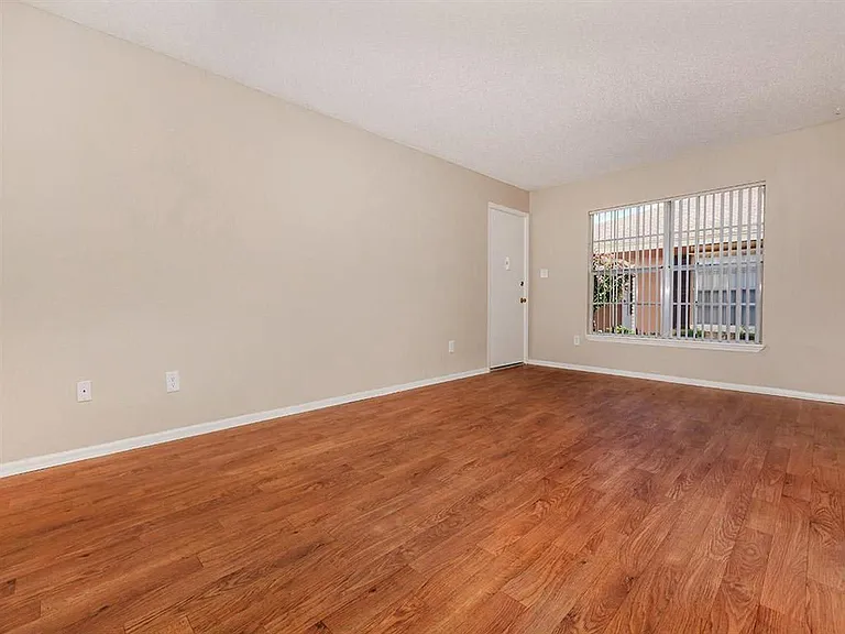 5953 Curry Ford Rd — Photo 10