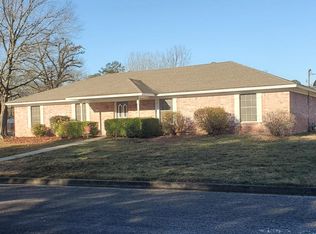 609 Country Club Dr, Marshall, TX 75672