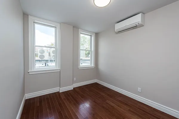 Rented by Nooklyn NYC LLC | media 34