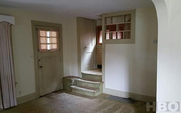 5th image of 619 Foster St