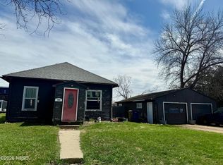 322 9th St NE, Watertown, SD 57201