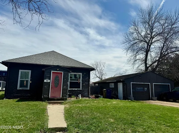 322 9th St NE, Watertown, SD 57201
