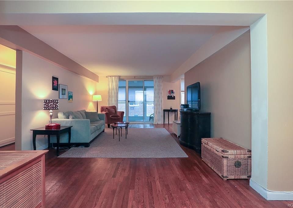1st image of 3 Salisbury Pt APT 2C