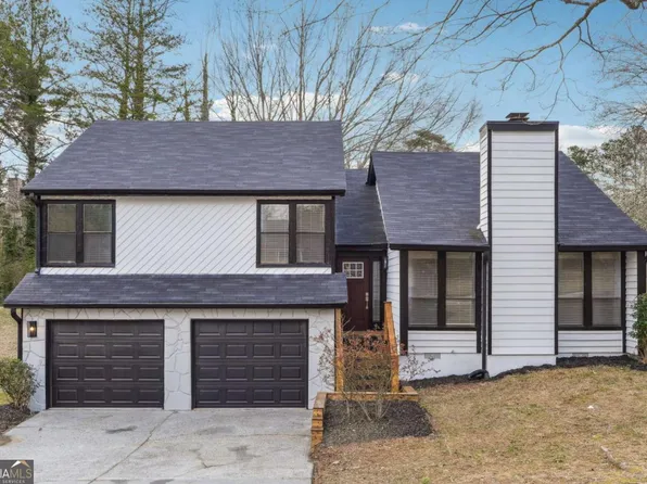1015 Chapman Ln, Stone Mountain, GA 30088