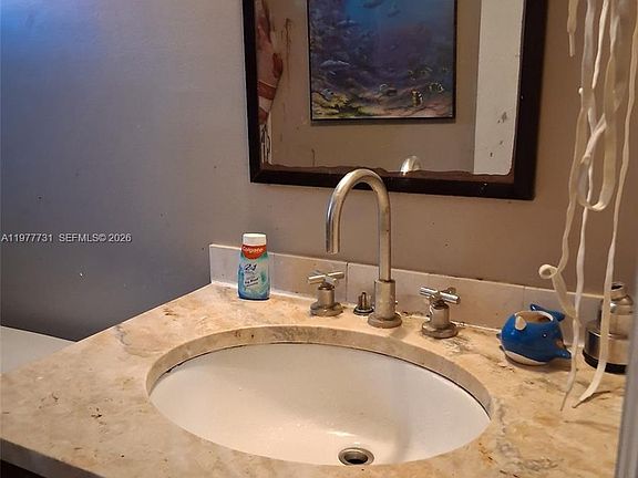 2nd image of 960 SW 13th Ct