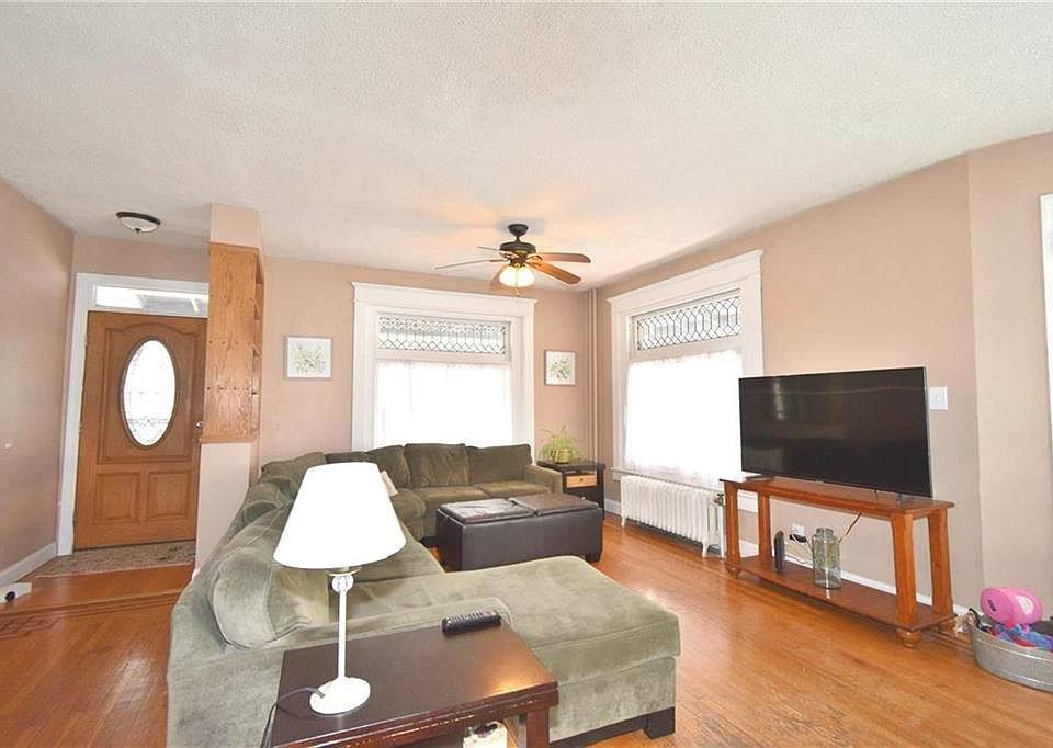 56 S Church St, Macungie, PA 18062 Zillow