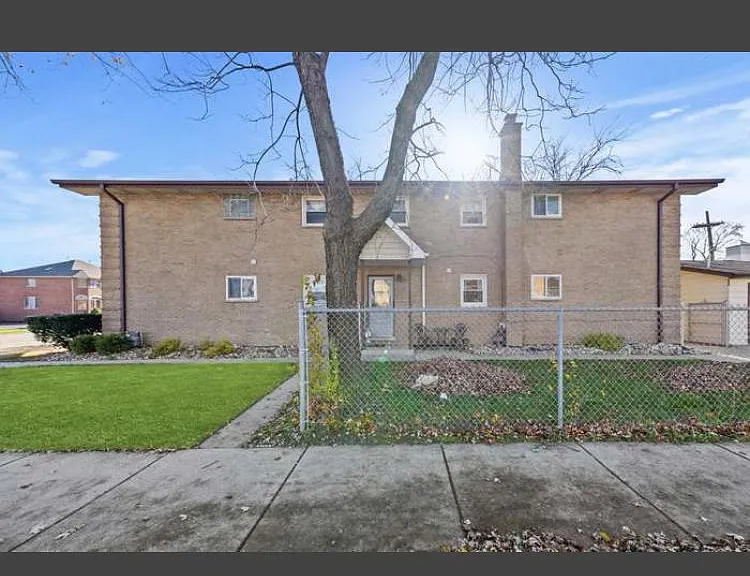 7900 Normandy Ave #2W — Photo 2