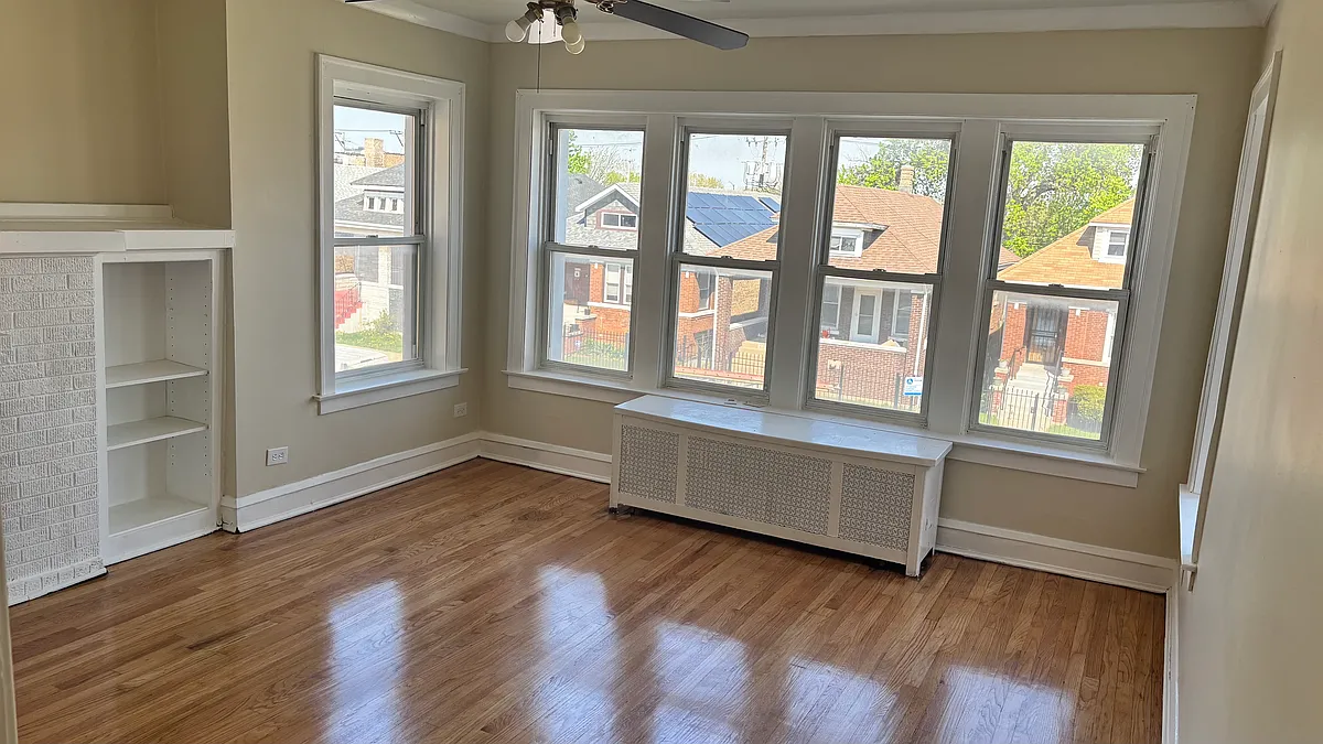 Building Photo - 6022 S Artesian Ave #2