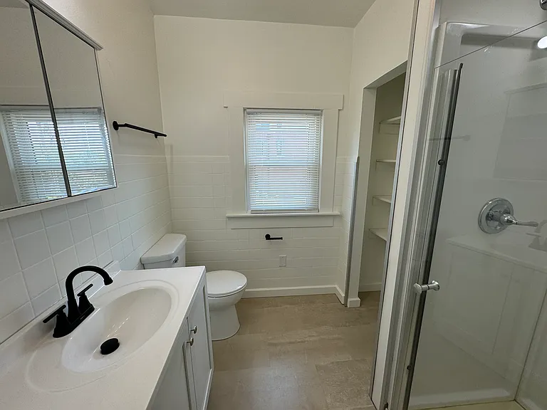 1111 Laurel St #2 — Photo 10