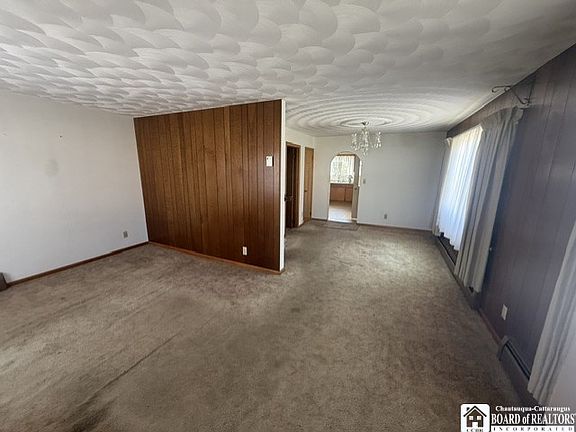 5th image of 204 E Water St