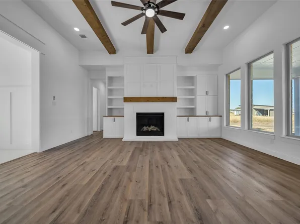 819 Meadow Lark Ln, Red Oak, TX 75154