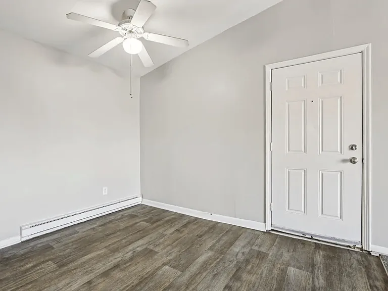 Brookwood Apartments — Photo 15