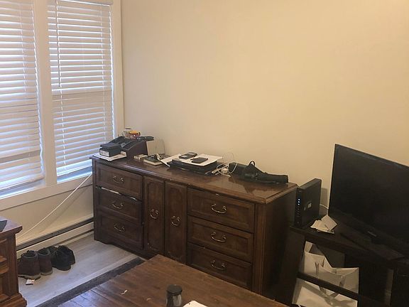 5th image of 730 W Roscoe St #1J