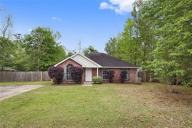 1st image of 60398 Lilac Dr