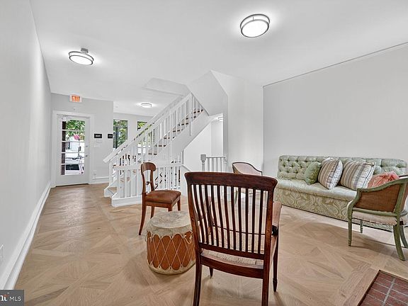 5th image of 1656 33rd St NW