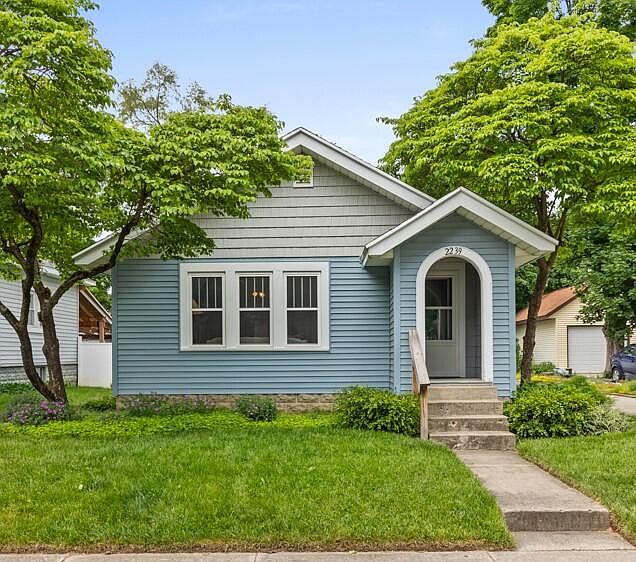 1st image of 2239 Camden Ave SW
