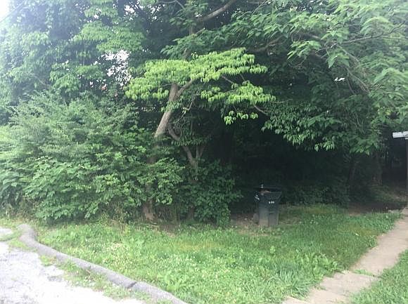 1st image of 2102 Lawrence Ave