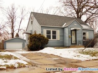 2913 Maple St, Des Moines, IA 50317