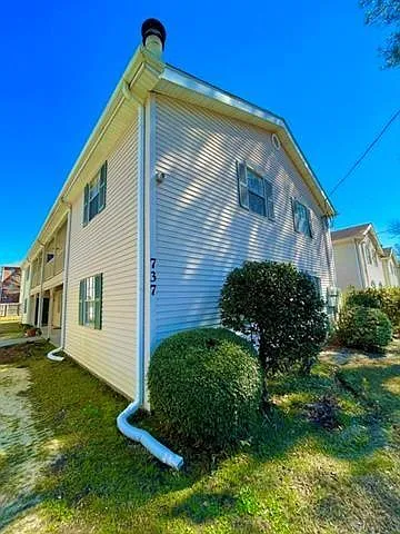 2 bed, 1.5 bath, 801 sqft, $1,400 — Photo 1