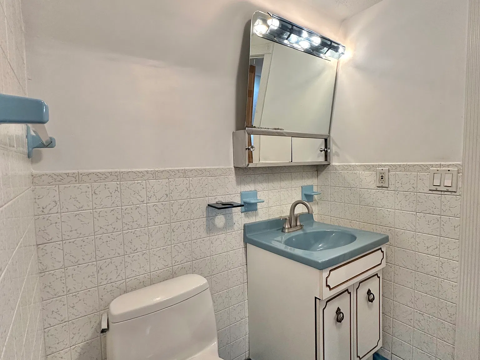 172 Webster St — Photo 4