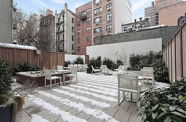 Rented by A&E Real Estate Management | media 16