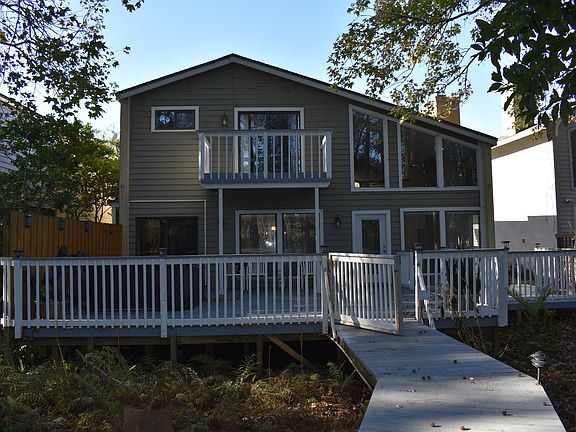 3rd image of 5492 Mariners Cove Dr