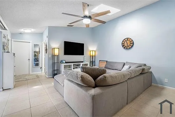 1106 Hyacinth Pl — Photo 14