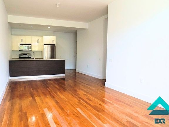 2nd image of 824 Bergen St #902