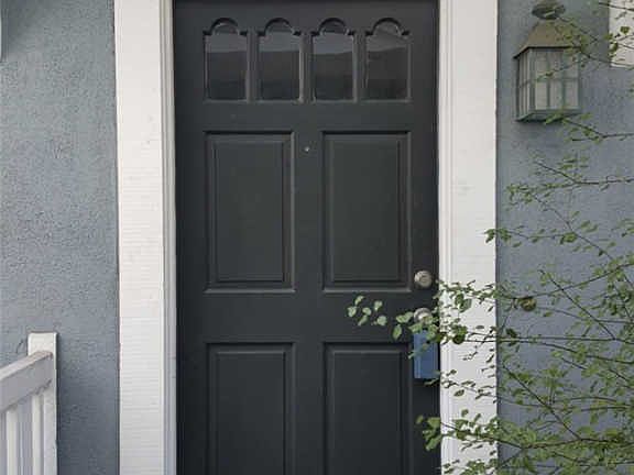 4th image of 212 Mayfair Ln