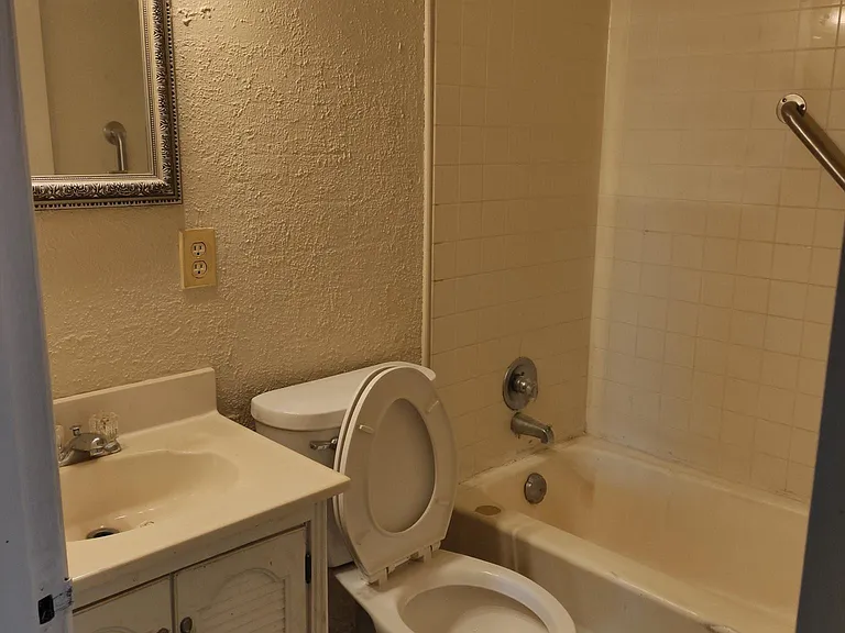 3607 Covert Ave — Photo 9