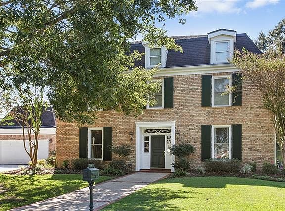 2nd image of 77 Chateau Mouton Dr
