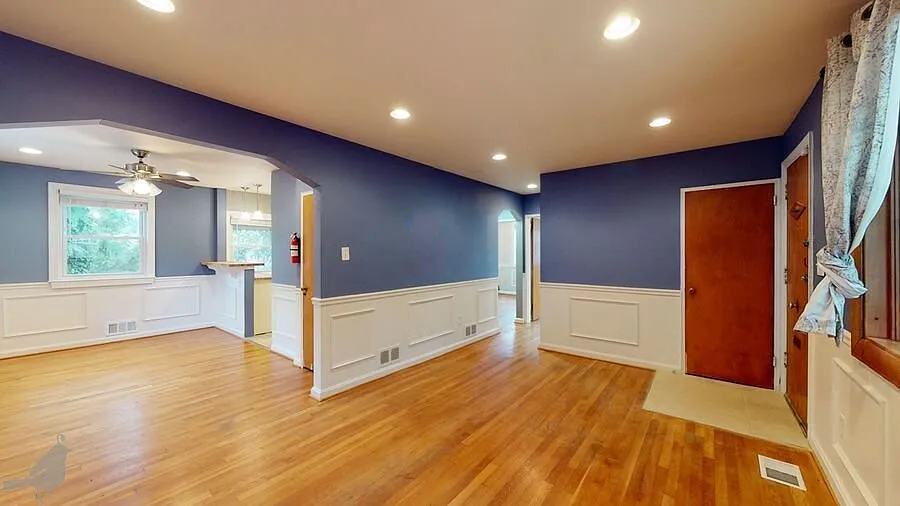 813 Hilltop Ter SE