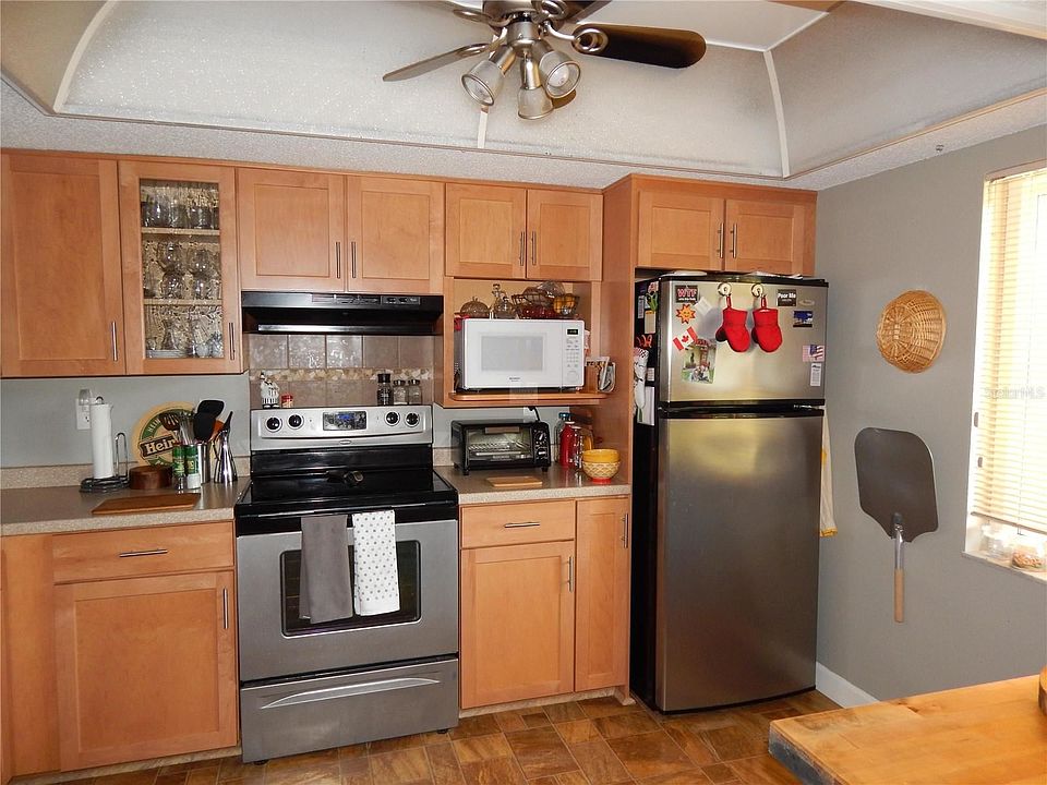 1st image of 109 Lakeside Ct #109