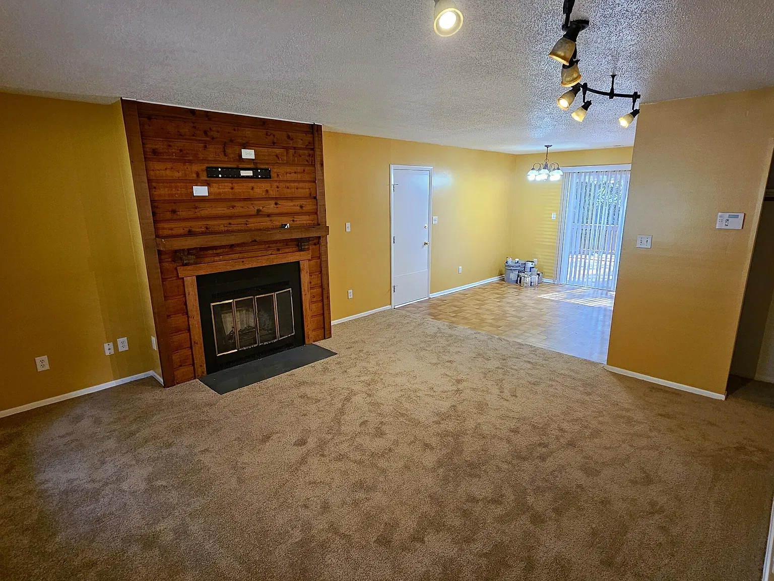 3 bed, 1.0 bath, $1,425 — Photo 3