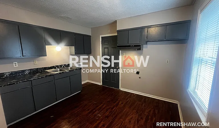 3773 Voltaire Ave — Photo 10