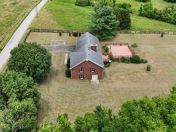 4th image of 1109 Mitchell Ln