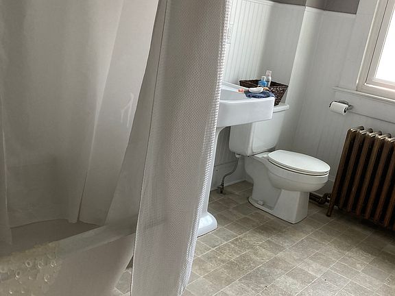 3rd image of 2699 Allegheny Ave