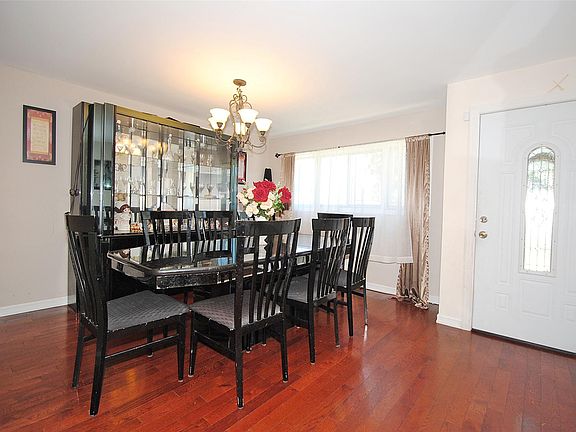 5th image of 143 W 23rd St