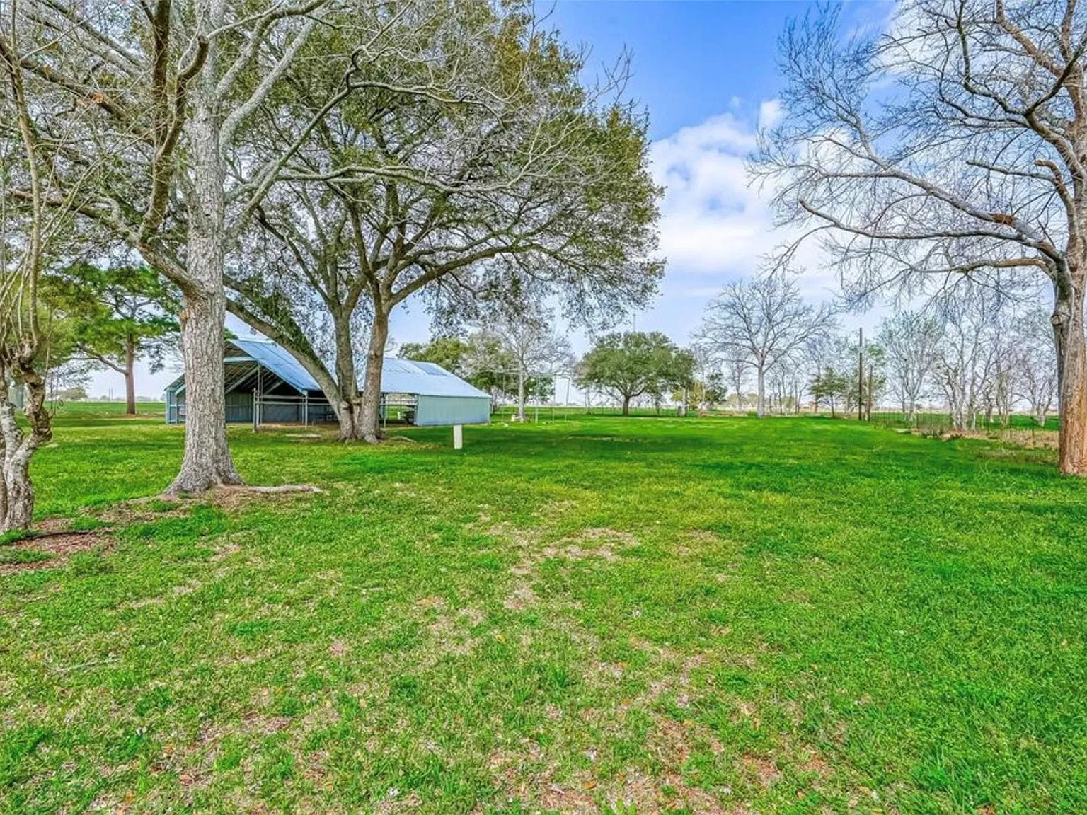 4 bed, 2.5 bath, 2580 sqft, $2,650 — Photo 3