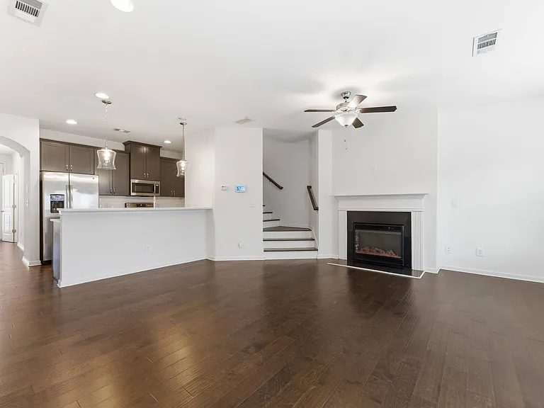 2717 Avanti Way — Photo 10
