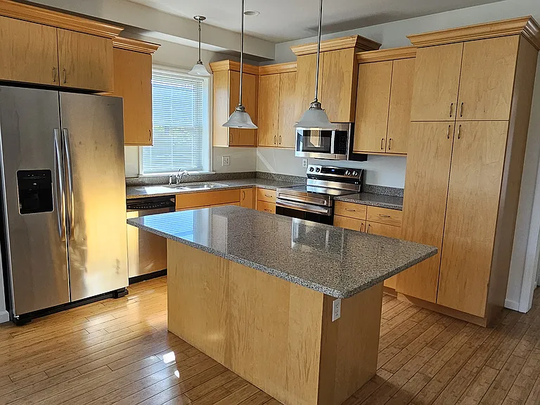 Helix Realty- The Original SOHO LOFTS — Photo 59