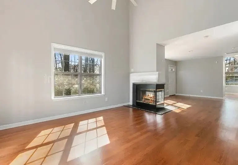 8407 Southgate Commons Dr — Photo 7