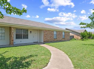 1201 N Nolan River Rd APT B, Cleburne, TX 76033