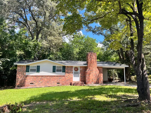 26 Forest Hill Cir, Hawkinsville, GA 31036